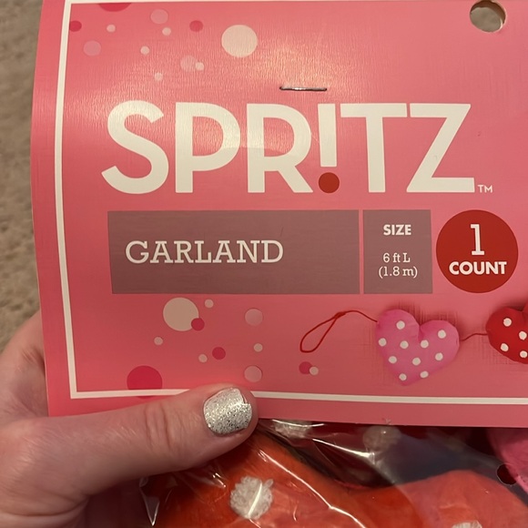 Heart Garland - Picture 2 of 3